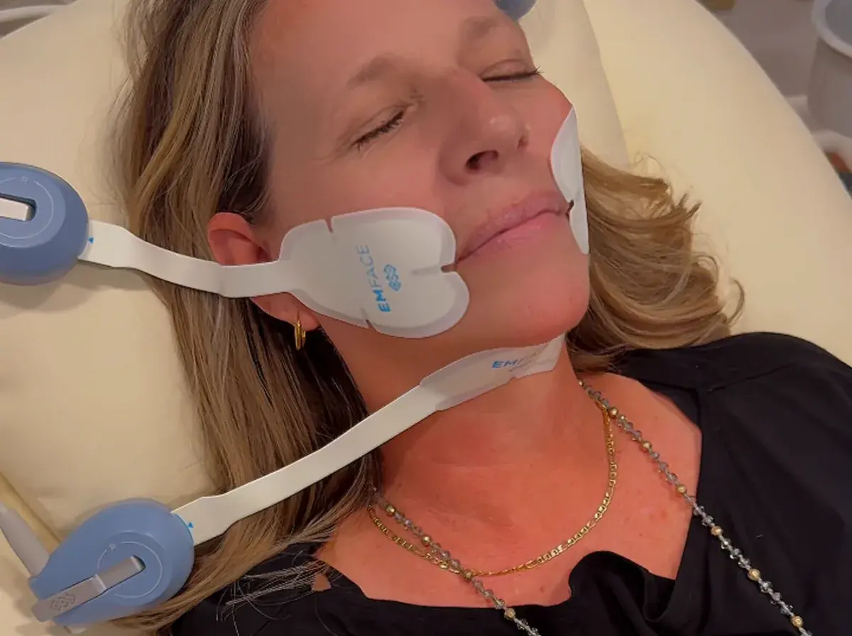 EMFACE applicators in place during a session at Lesh Lifestyle